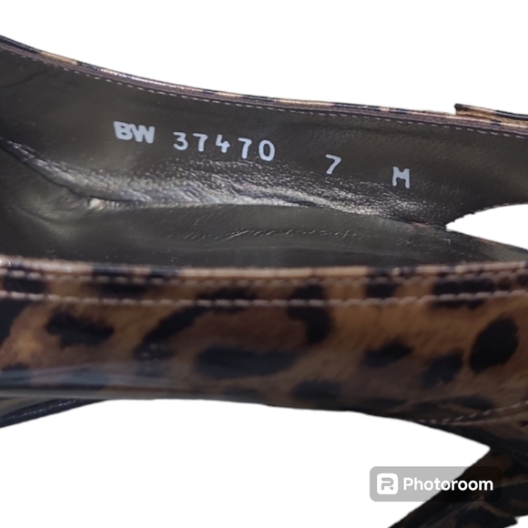 Stuart Weitzman Patent Chatup Cashew lacquer Leather Peep Toe Heel Pump Size 7 M - Picture 11 of 13
